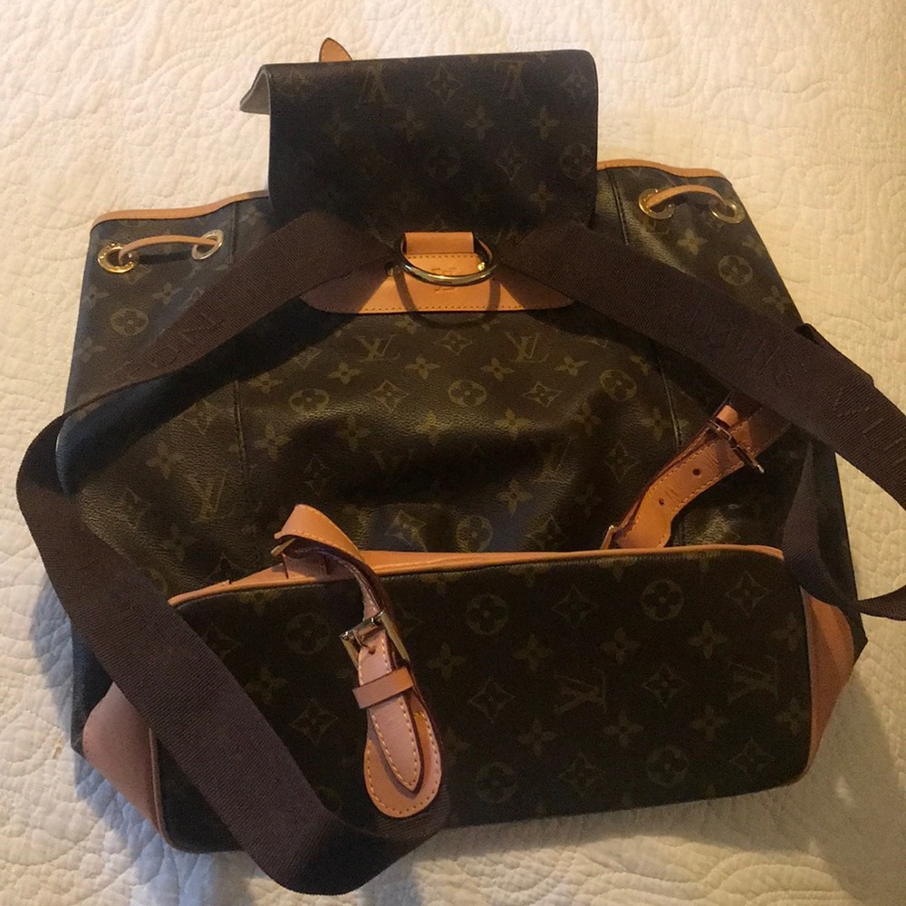 Backpack - Picture 2 of 3